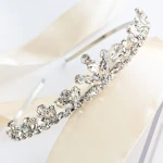 Diadém TIÁRA svatební koruna jemně lesklá