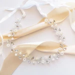 Věnec bižuterní stříbrný