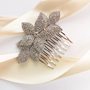 Hřeben na vlasy zdobený zirkony s motivem listů v odstínu růžového zlata