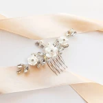 Hřeben na vlasy se stříbrnými květy pro svatbu