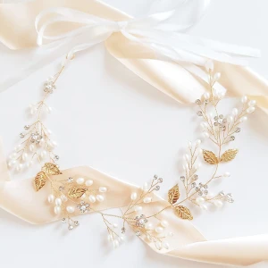 Zlatý věnec do vlasů čelenka s perlami zirkony a listy