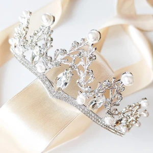 Elegantní korunka tiára diadém s perlami
