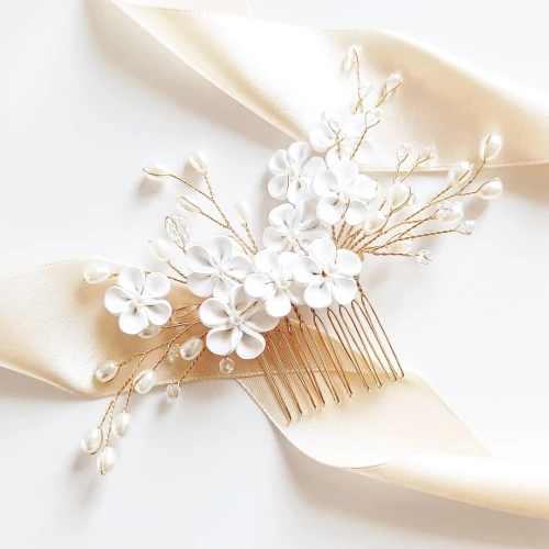 Pozłacany grzebień do ślubnego uczesania z kwiatami