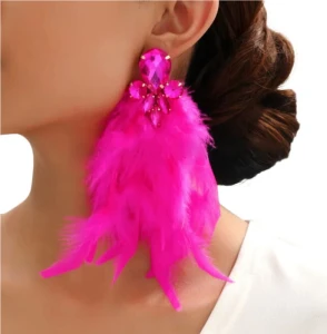 Růžové fuchsiové náušnice dlouhé s glamour peřím 