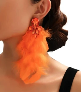 Oranžové náušnice dlouhé s glamour peřím