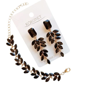 Sada šperků - černé náušnice a náramek