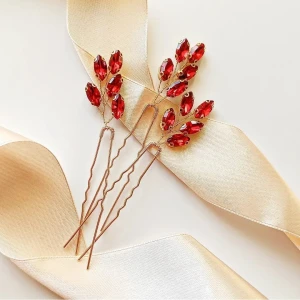 Sada ozdobných červených vlásenek