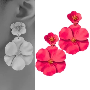 Malinově růžové náušnice s dvojitým květem