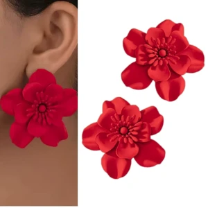 Červené efektní náušnice na svatbu k letním šatům