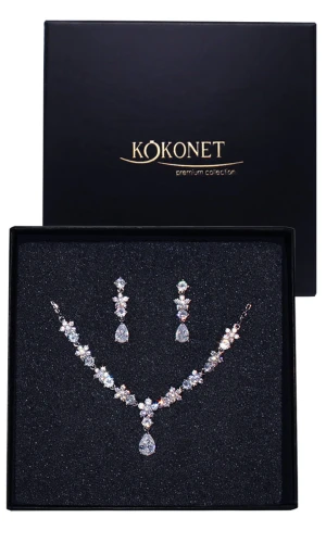 Delikatny drobny komplet KWIATUSZKI cyrkonie kolczyki naszyjnik srebrny