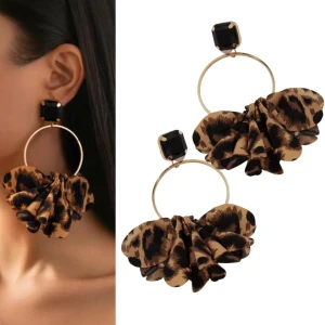 Hnědé zlaté kruhové náušnice s leopardím vzorem