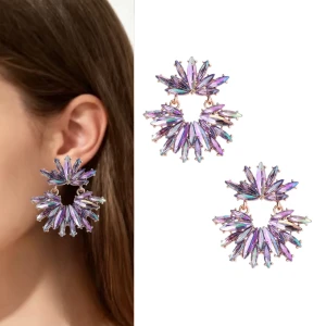 Fialové visací náušnice s opalizujícími rozety