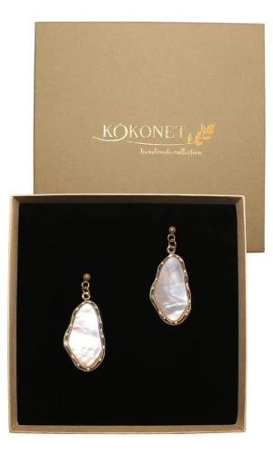 Kolczyki robione sztyfty złote NIEREGULARNE masa perłowa perły ŚLUBNE